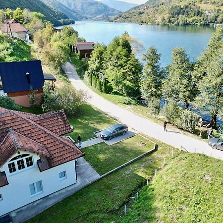 Cobras Plivsko Jezero, Jajce Villa Luaran gambar