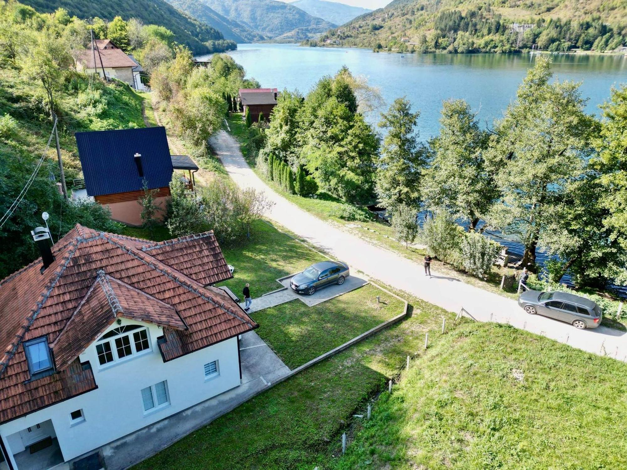Cobras Plivsko Jezero, Jajce Villa Luaran gambar