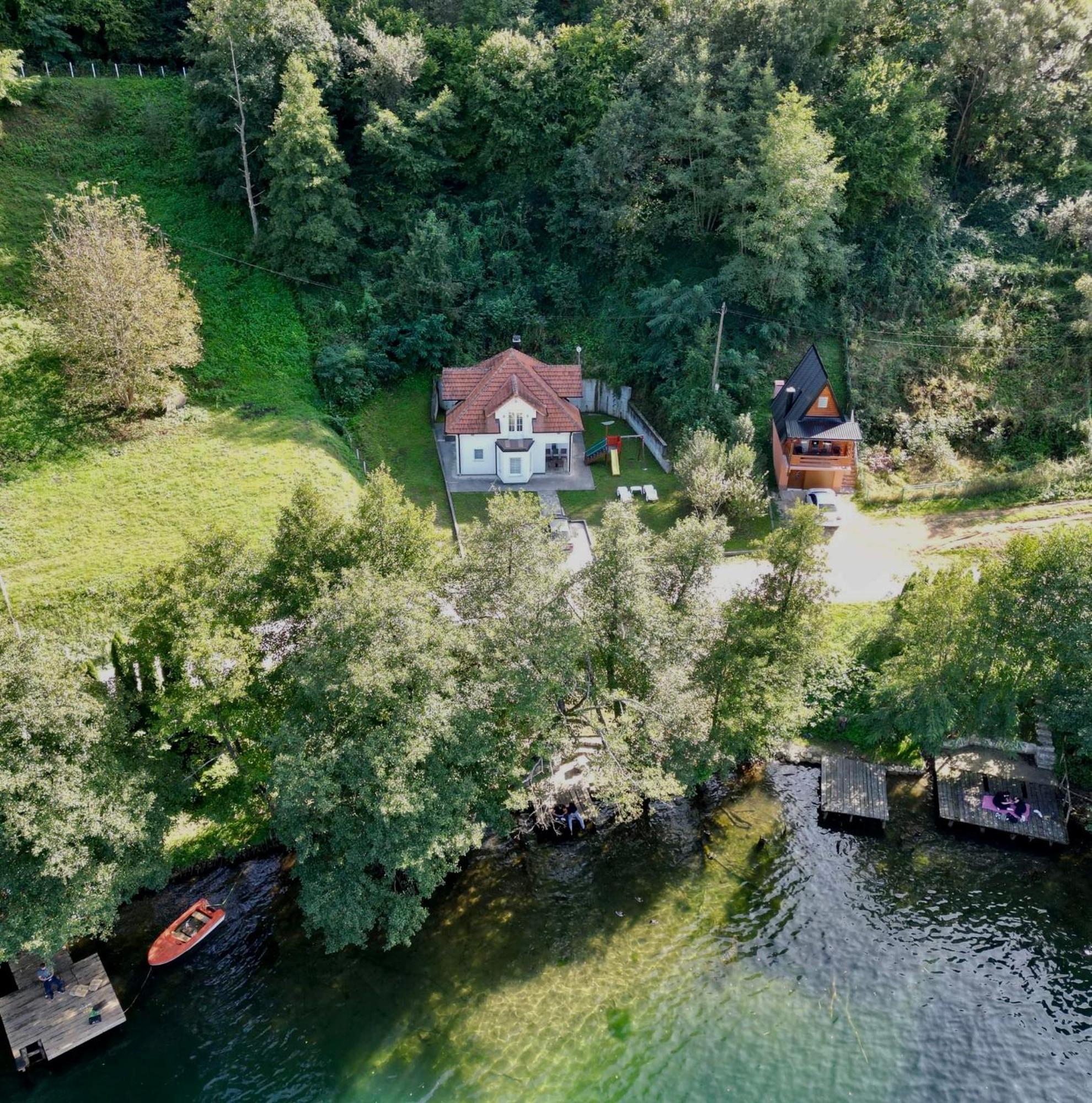 Cobras Plivsko Jezero, Jajce Villa Luaran gambar