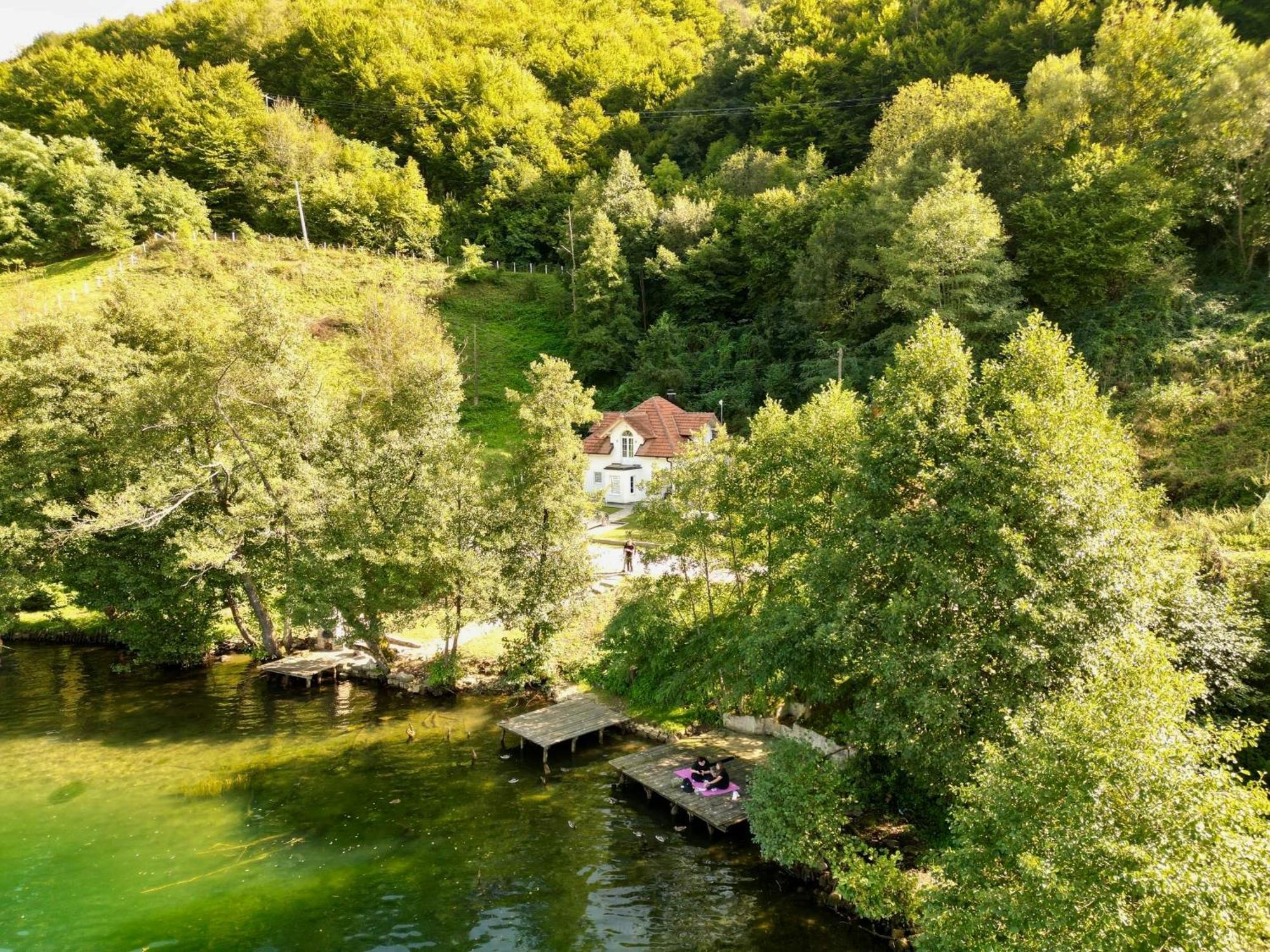 Cobras Plivsko Jezero, Jajce Villa Luaran gambar