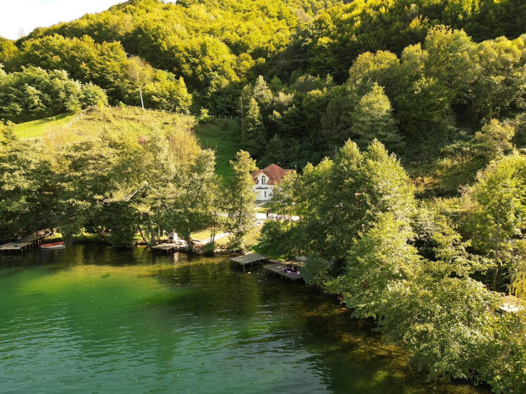 Cobras Plivsko Jezero, Jajce Villa Luaran gambar