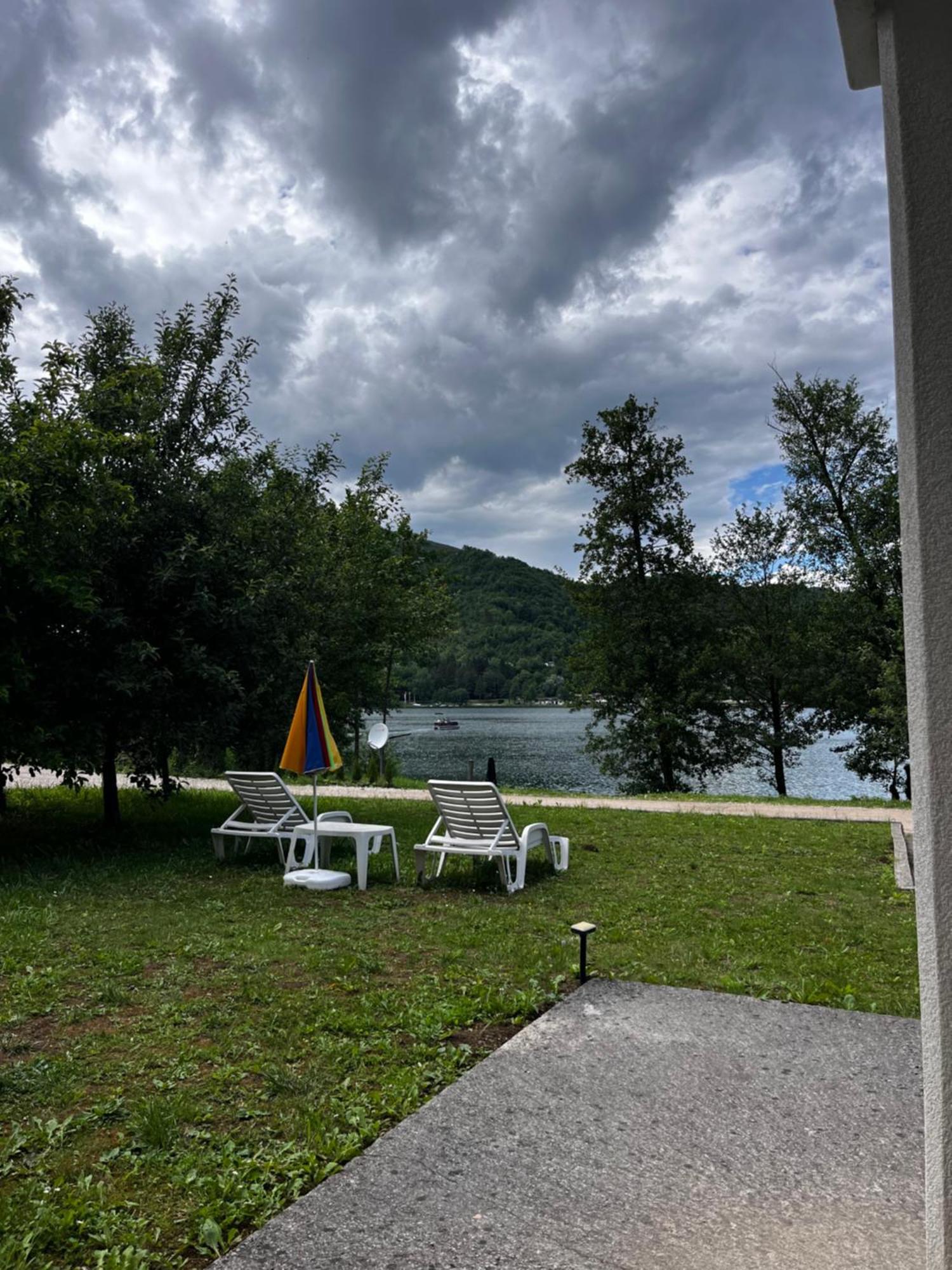 Cobras Plivsko Jezero, Jajce Villa Luaran gambar